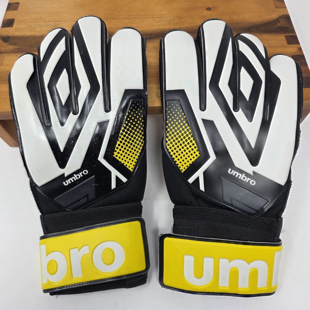 Umbro Adult Soccer Goalie Gloves Black Yellow M2102GA 80–95mm Palm NOS